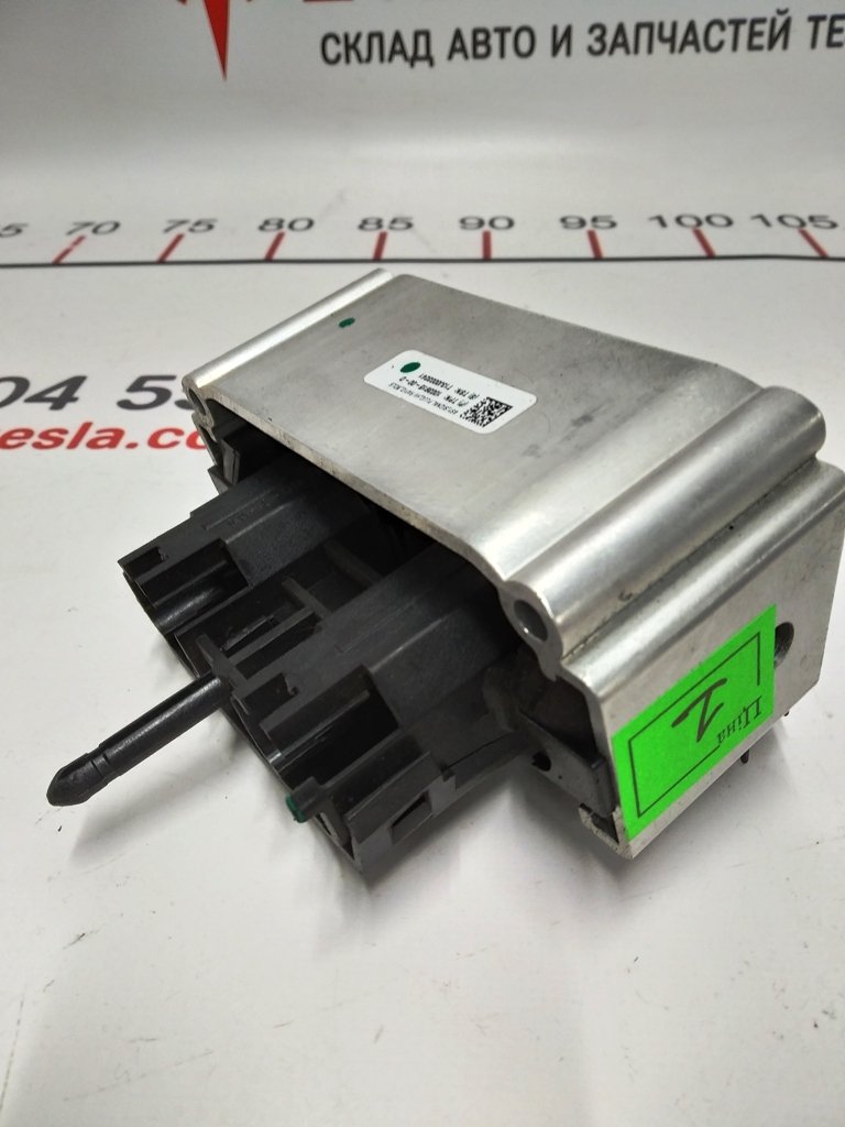 19 ASY,SIGNAL PLUG,LV RAPID MATE,MDLS Tesla model S, model S REST 1003915-10-F
